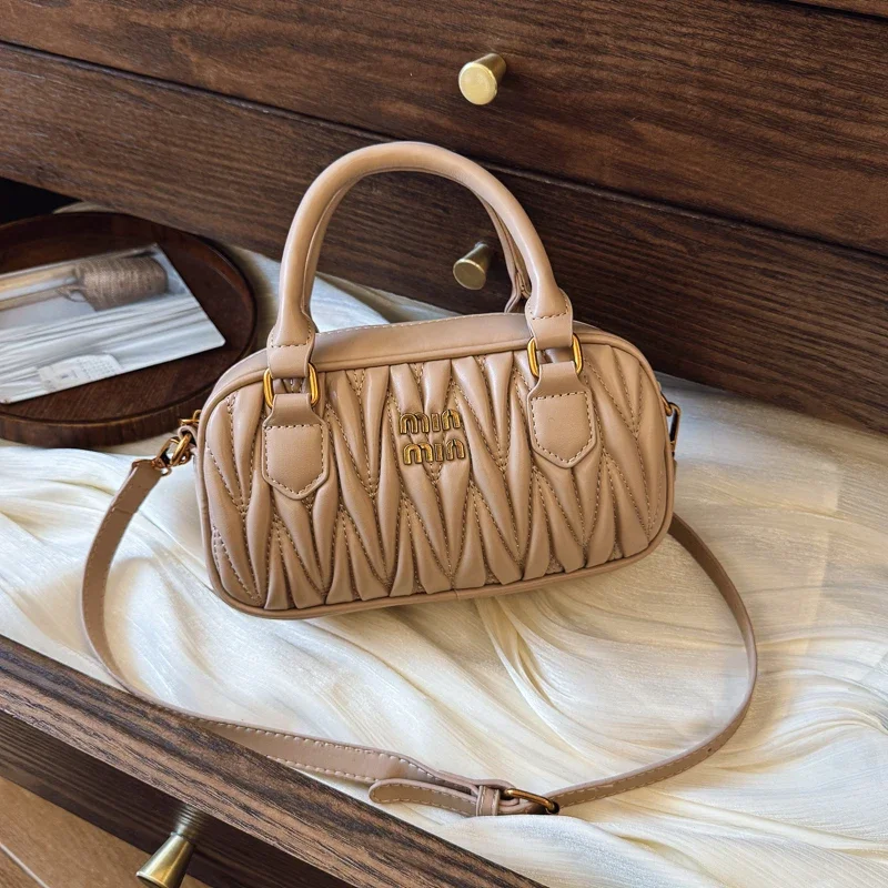 Luxury Lifestyle Design - Luxuriöse Damen-Ledertasche, elegante Designer-Schultertasche, klassische Tragetasche