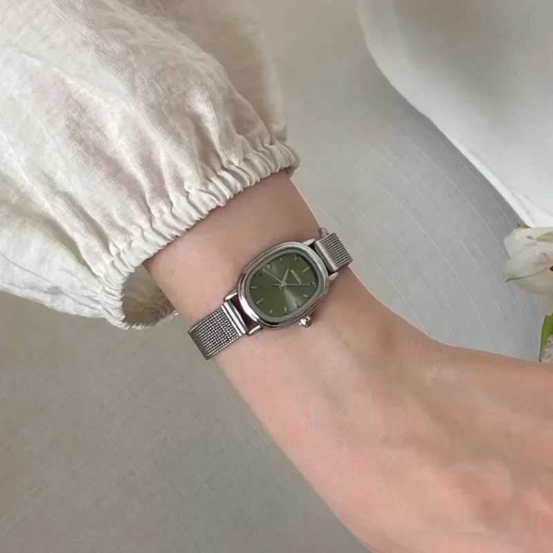 Kleine Oval Zifferblatt Grüne  – Luxury Zone Bewertung und Preis